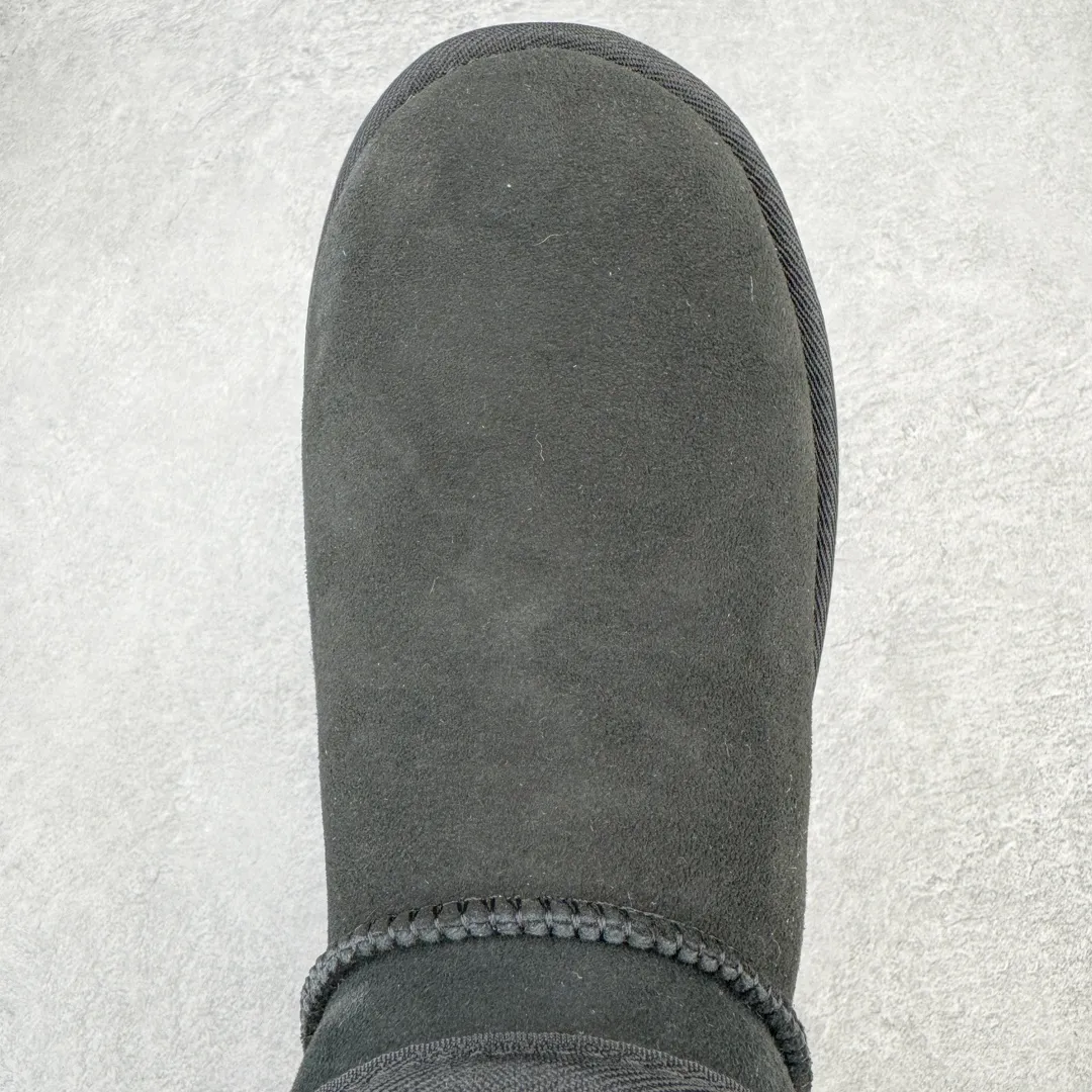 Pick up locally 💰520 UGG 6109 Zhou Dongyu Mini short boots, autumn and winter sheep fur integrated snow boots. All shoes are made from the same factory as ZP. Longfeng A-grade Australian imported sheep fur integrated men's and women's boots. Brand OEM production line. Fully follow the ZP process. OEM original pattern maker. Adhering to the principle of no original shoes and no development selection. Pay attention to every detail. The most authentic version on the market. TREADLITE "light wing" technology outsole. Lightweight/durable/flexible/pile type 35 36 37 38 39 40 41 42 43 44 45 Coding: by2936060